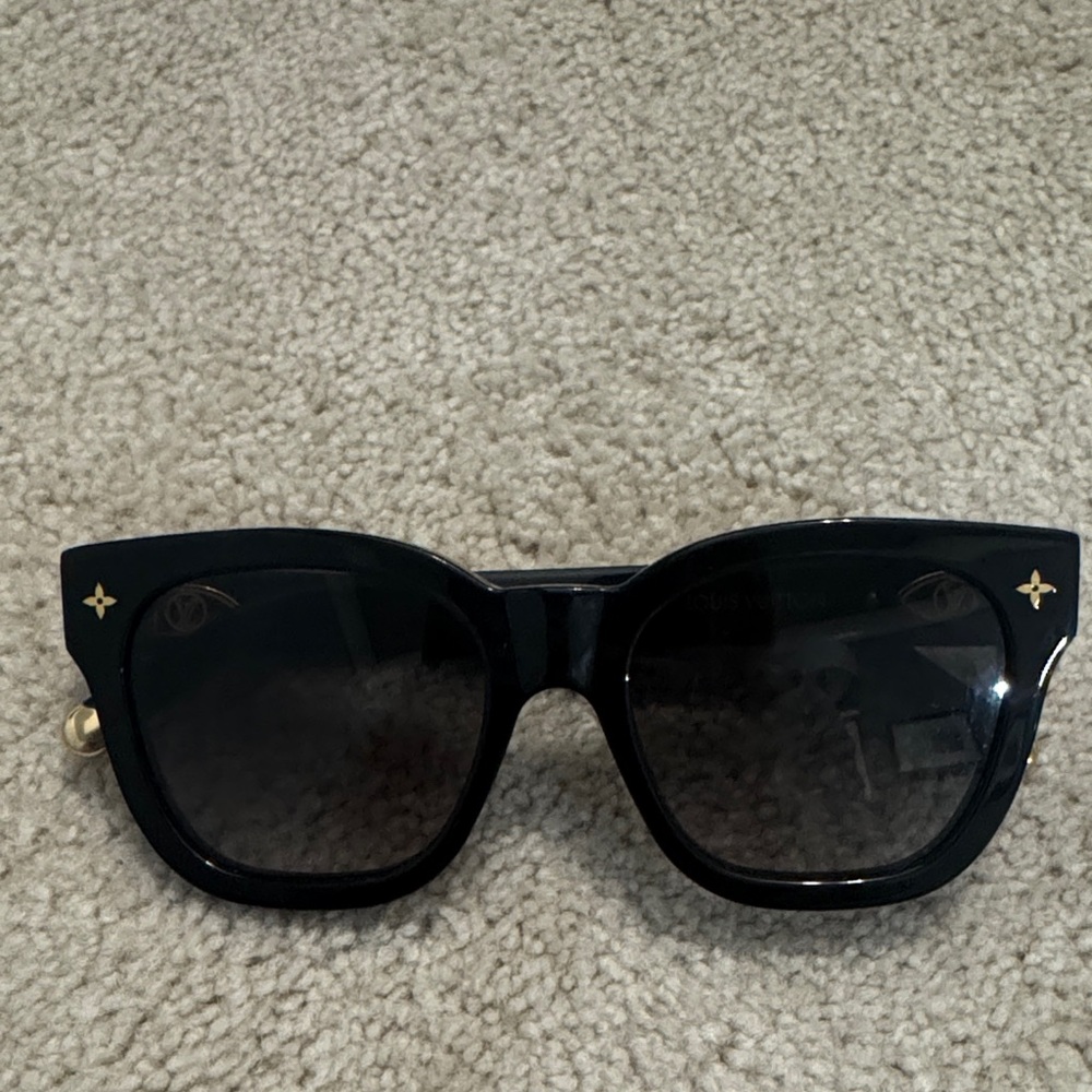 Louis Vuitton Black and Gold Sunglasses - Picture 11 of 12